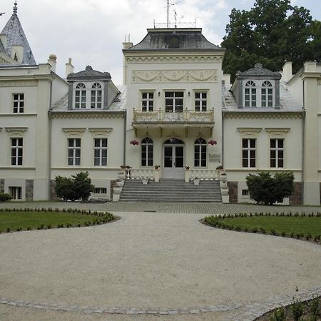 Palac W Nosowie Nosowo Exteriér fotografie