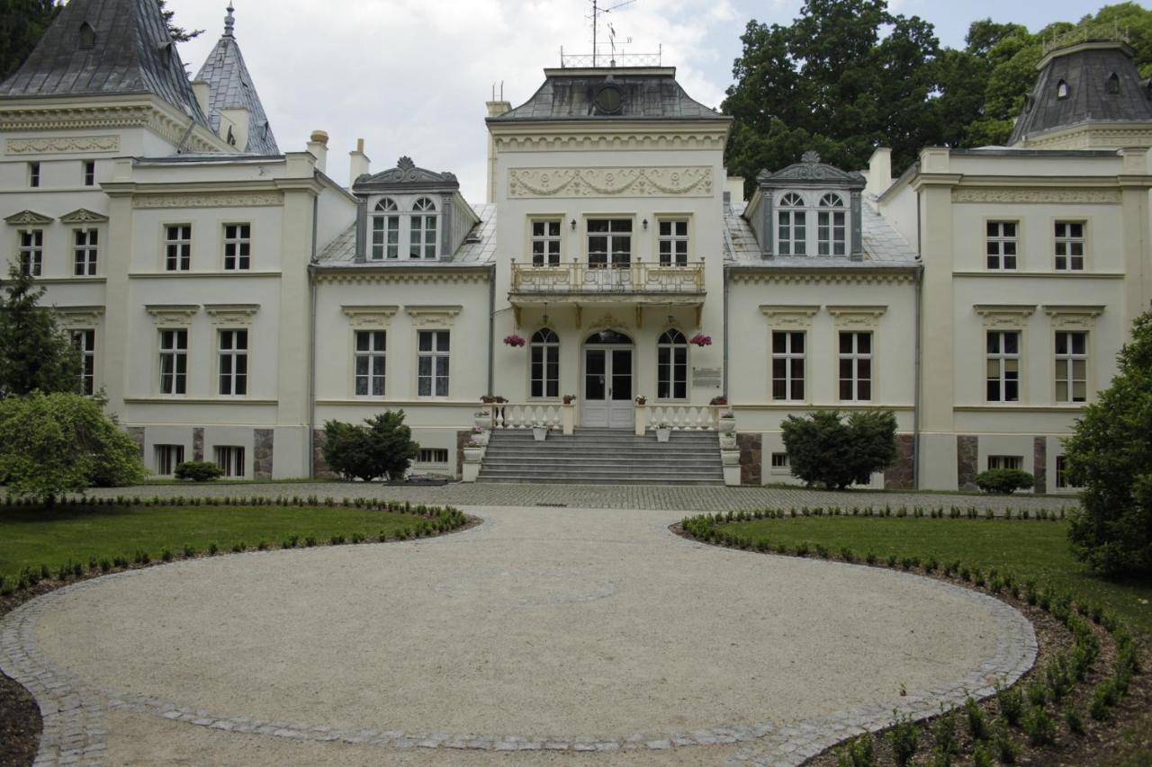 Palac W Nosowie Nosowo Exteriér fotografie